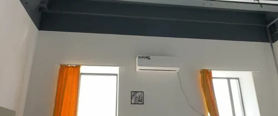 gallery slide