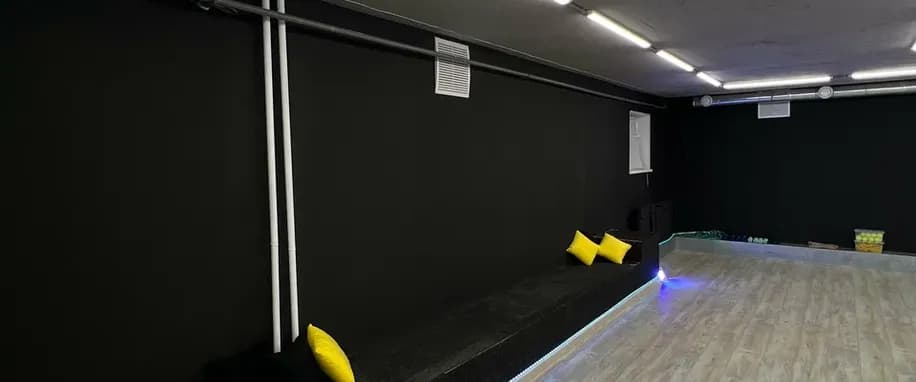 gallery slide