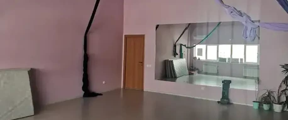 gallery slide
