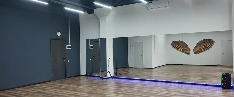 gallery slide